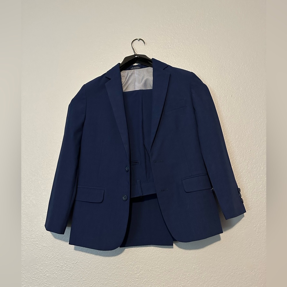 Izod Boys suit